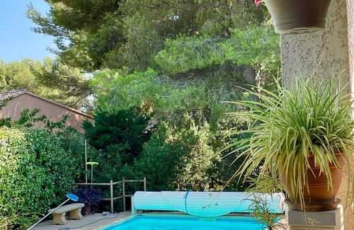 Salon-de-Provence Villa | Villa Tout Confort Dans un Écrin de Verdure au Cœur de la Provenece