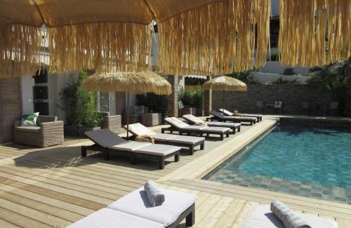 Les Issambres Hotel | Villa Tricoli B&B avec Piscine
