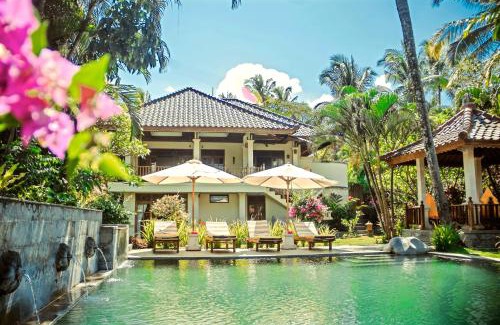 Banjartegehe Villa | Villa Tunjung- 3BR, infinity pool, staff