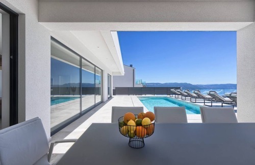 Ripenda Kosi Villa | VILLA ULTIMA - luxury villa with a sea view