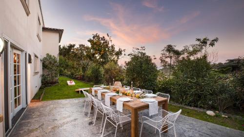 Hidden Valley Casa | Villa Valencia by AvantStay Entertainers Dream w Outdoor Kitchen Spa Views