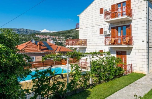Dubrovnik Apartamento | Villa Valjalo- Eight Bedroom/OUtdoor Swimming Pool