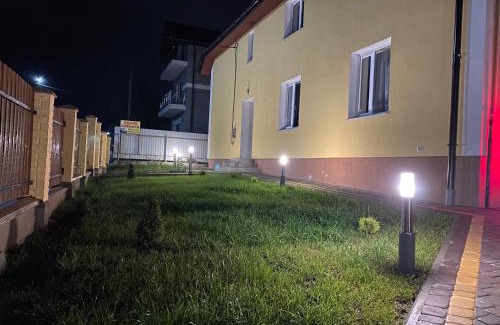 Skhidnytsya Cabina | Villa Vella