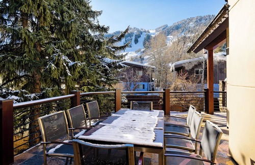 Aspen Casa | En la ciudad, 6 Dormitorio Mountain Home con Patio privado, Bañera de hidromasaje y Vistas