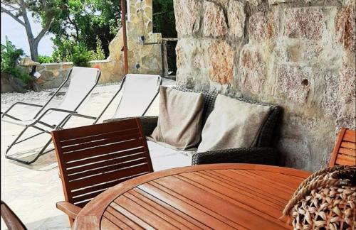 Cala Liberotto Casa | Villa Vera trifamigliare con ingresso diretto 20 mt al mare clima wi-fi bbq
