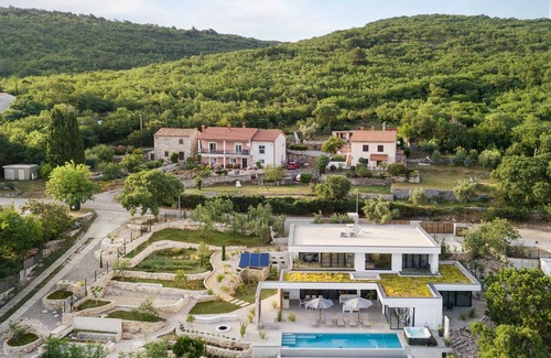 Rabac Villa | Villa Verde Horizon - nueva villa con hermosas vistas, piscina privada, spa y jacuzzi