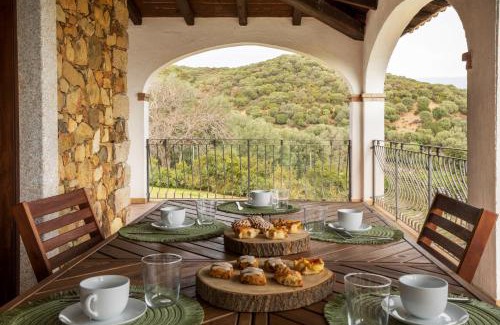 Castiadas Villa | Villa Vesta - Villa Rurale con piscina, giardino e vista mare