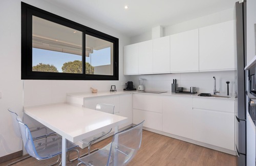 Puerto Real Casa | Villa "Via Augusta 62" con piscina privada, 2 terrazas privadas y Wi-Fi