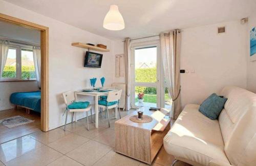 Rowy Cabina | Villa Victoria