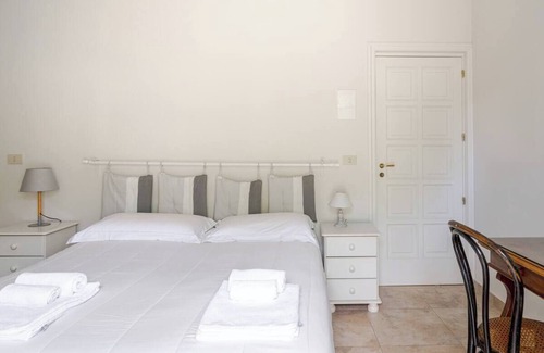 Laureto Cama Y Desayuno | Villa Vittoria B&B