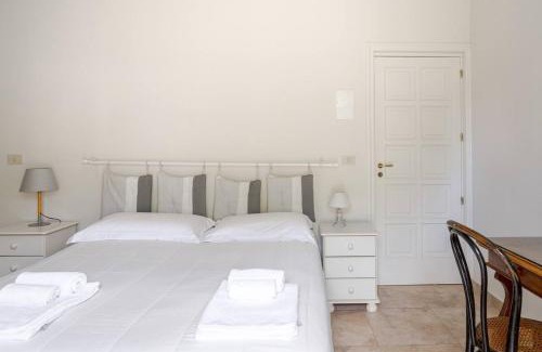 Laureto Cama Y Desayuno | Villa Vittoria B&B