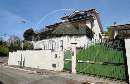 Sacrofano Villa | Villa Viviana con Piscina "UnaNotteaCasaMia"