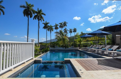 Reading Villa | Villa con piscina, jacuzzi, personal, comunidad cerrada, acceso a la playa