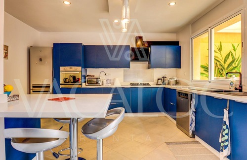 Inezgane Villa | Villa-De Lujo-Baño para personas con movilidad reducida-Terraza-Villa Warda -...