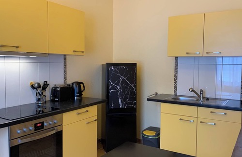 Friedrichroda Condominio | Villa Warzenburg, apartamento 3 con vista al spa y al bosque, incl. Fi
