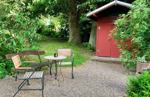 Friedrichroda Apartamento | Villa Warzenburg, apartamento 1 con vistas panorámicas a la montaña del Rennsteig, incl. Fi