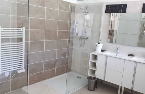 L'Isle-sur-la-Sorgue Villa | VILLA - WATERSHARING - IDEALLY LOCATED