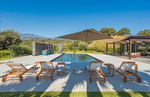 Calatabiano Villa | Villa White Oleander Etna and Pool