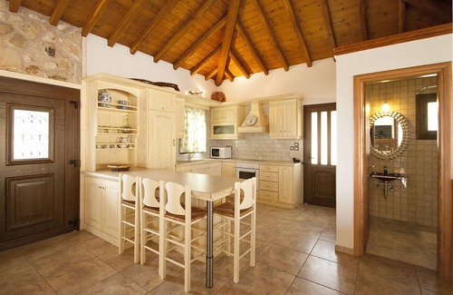Skiathos Town Villa | Villa con piscina privada y vistas al mar