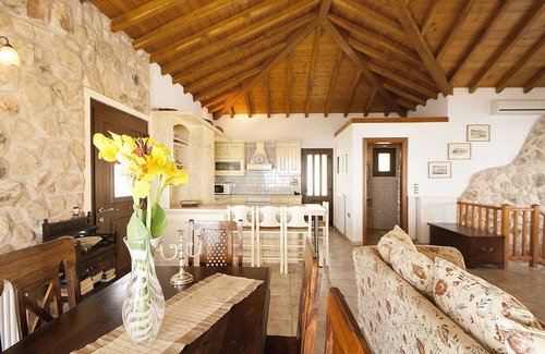 Skiathos Town Villa | Villa con piscina privada y vistas al mar