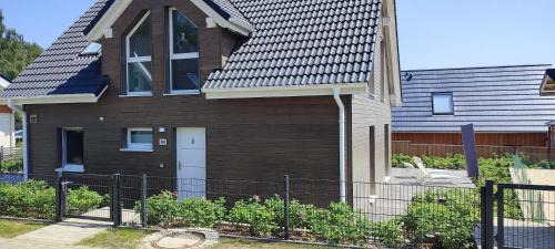 Rheinsberg Casa | Villa Wildrose mit Sauna und Beachfußballplatz
