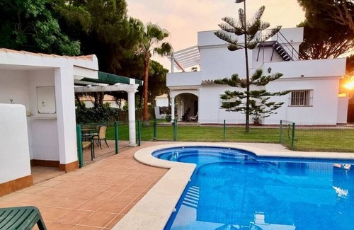 Cabo Roche Chalet De Esquí | Villa con piscina privada a menos de 500m playa de Roche