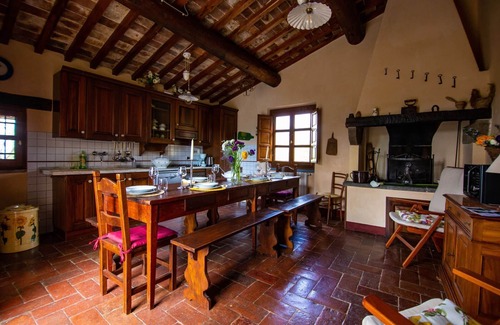 Castiglion Fiorentino Villa | Villa para 6 con piscina y pista de tenis privada, conexión Wi-Fi. Castiglione Fiorentino