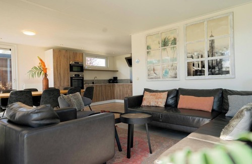 Biddinghuizen Casa | Villa with 4 bedrooms, 3 bathrooms and terrace