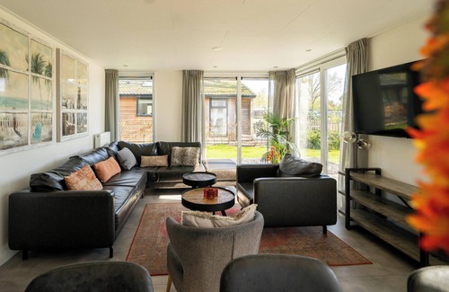 Biddinghuizen Casa | Villa with 4 bedrooms, 3 bathrooms and terrace