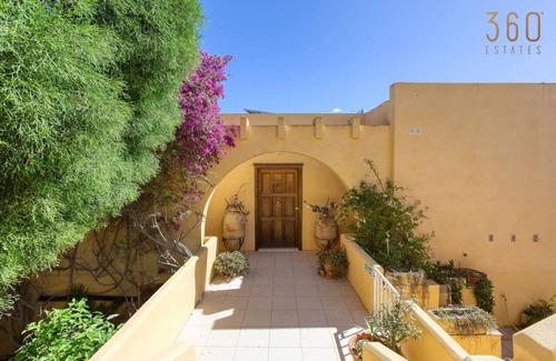 Santa Maria Estate Casa | Villa with beautiful Views with pool in Mellieha
