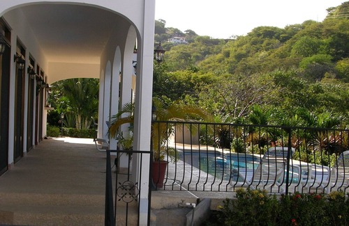 El Ocotal Villa | Villa con hermosa vista al mar - 5 minutos a pie de la playa
