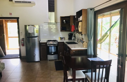 San Antonio Villa | Villa con aire acondicionado y piscina en Mountain Pine Ridge