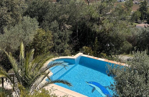 Montfort-sur-Argens Villa | CHALET CON DESBORDAMIENTO EN PISCINA.
