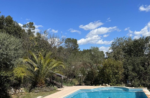 Montfort-sur-Argens Villa | CHALET CON DESBORDAMIENTO EN PISCINA.