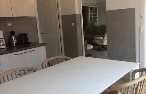 La Ciotat Apartamento | Planta baja villa, 5 mn de la playa, jardin, piscina, muy tranquilo, renovado.