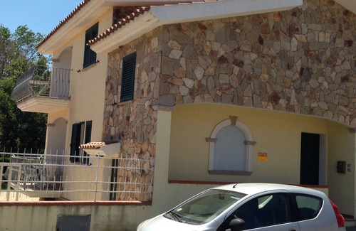 Posada Casa | Villa con jardín y plaza de parking para tus vacaciones ideales.
