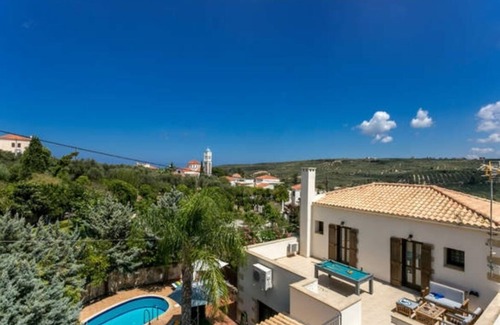 Spilia Casa | Villa with headed pool in chania