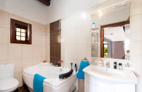 Spilia Casa | Villa with headed pool in chania