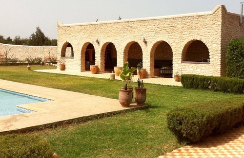Afrate Haissoun Villa | CHALET CON PISCINA - 10MIN DE ESSAOUIRA - contáctenos para una reserva de última hora.