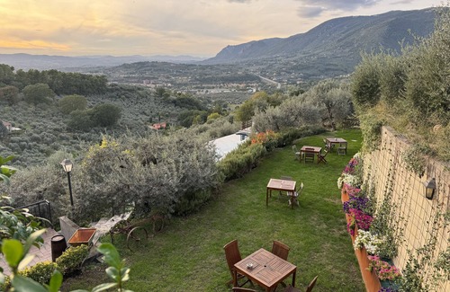 Terni Otro | Villa con piscina infinita