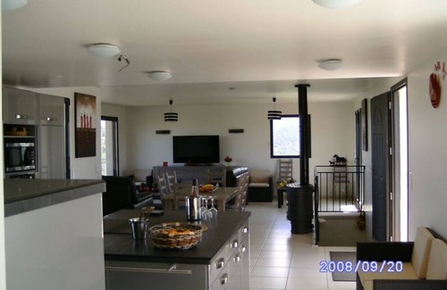 Coti-Chiavari Casa | VILLA CON JACUZZI Y SU ESTUDIO. PARA 10 PERSONAS CERCA DEL MAR.