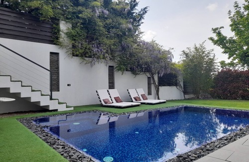Budaors Villa | VILLA with JAKUZZI + SAUNA + POOL for families, couples and groups of friends.