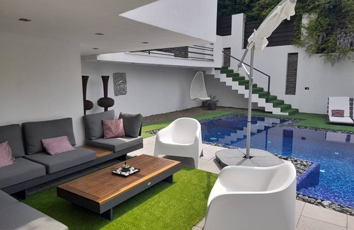 Budaors Villa | VILLA with JAKUZZI + SAUNA + POOL for families, couples and groups of friends.