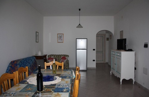 Orosei Villa | Villa con gran jardín bordeando el parque Bidderosa