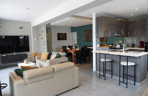 Urbanitzacio la Fustera Villa | Villa with magnificent sea view, private pool/Jacuzzi, stay for 2 to 15 people