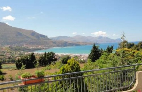 Alcamo Marina Casa | VILLA WITH PANORAMIC VIEWS ON THE FLOOR OF 'CASTELLAMMARE DEL GOLFO' WIFI FREE !!!