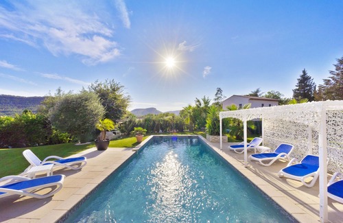 Bagnols-en-Foret Villa | Villa con piscina para los más exigentes.