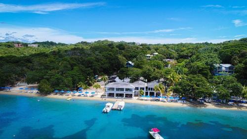 Antoneys Cay Casa | Villa with Pool 5 min beach, close 2 WestBay