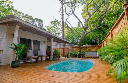 Antoneys Cay Casa | Villa with Pool 5 min beach, close 2 WestBay