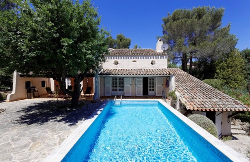 Saint-Raphael Villa | Villa con piscina y jardín de 2.000 metros cuadrados en la Costa Azul en Fréjus / St. Raphael